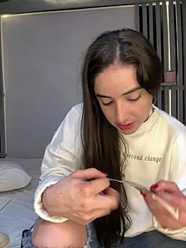 Victoria-And1 online show from 27, 2, 2025