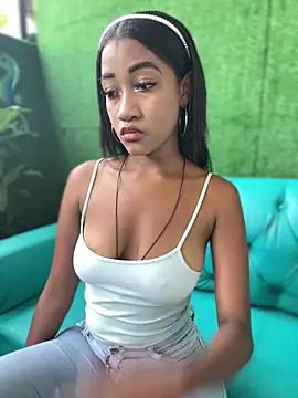 AleezaFrench online show from 22, 2, 2025