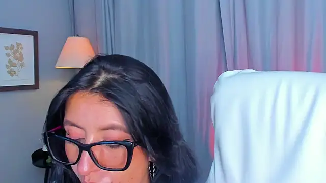 Snapshot of kira_moon__ chatting on 2, 3, 2026 kira moon online show from 2, 3, 2026