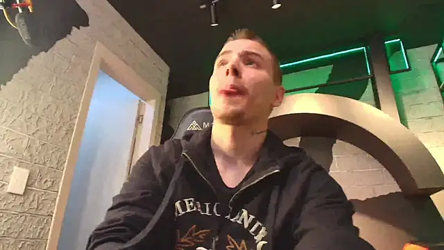 JordanThompson  online show from 21, 10, 2025