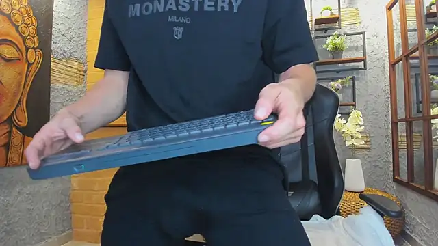 JordanThompson  online show from 18, 3, 2025