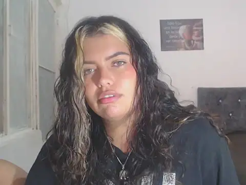 Snapshot of sweetkitty_16 chatting on 2, 10, 2025 sweetkitty 16 online show from 2, 10, 2025