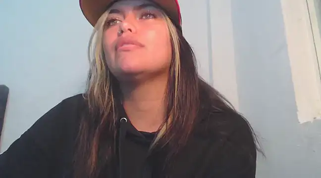 Snapshot of sweetkitty_16 chatting on 14, 3, 2025 sweetkitty 16 online show from 14, 3, 2025