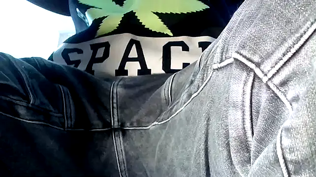 boy-nude online show from 3, 3, 2025