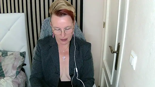 xxNoeliaxx online show from 15, 3, 2025