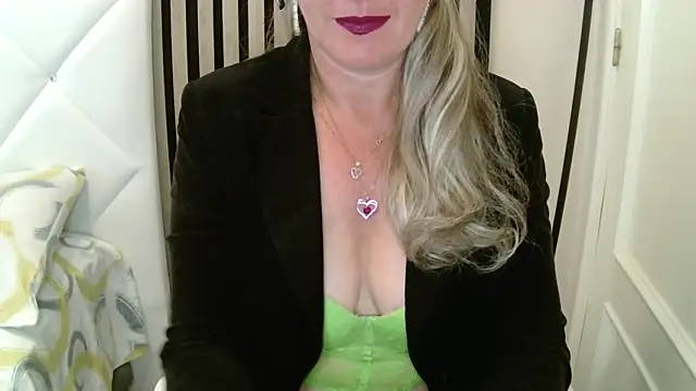 xxNoeliaxx online show from 2, 4, 2026