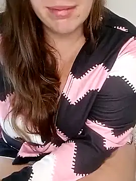 FrancaiseLynne online show from 8, 9, 2025