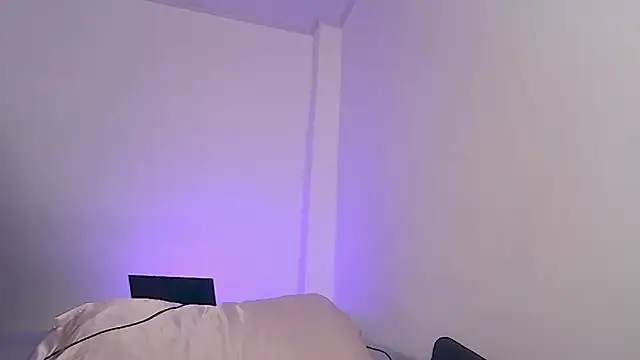 caarlywhitee online show from 14, 3, 2025