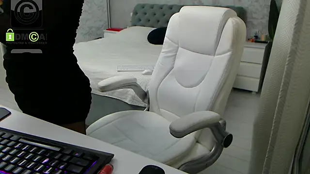 Snapshot of Ellysse_ chatting on 2, 12, 2025 Ellysse online show from 2, 12, 2025