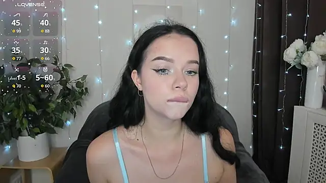 Lori  Hell online show from 7, 10, 2025