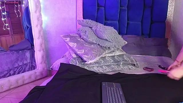 ashley brend online show from 5, 10, 2025