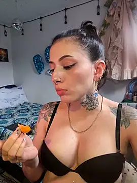 LiliJones  online show from 16, 5, 2026