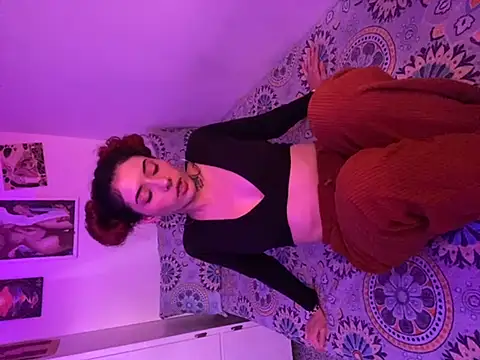 LiliJones  online show from 15, 3, 2025