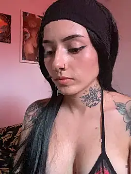 LiliJones  online show from 1, 3, 2025