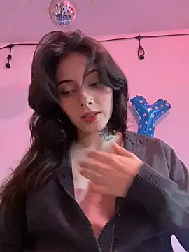 LiliJones  online show from 13, 4, 2026