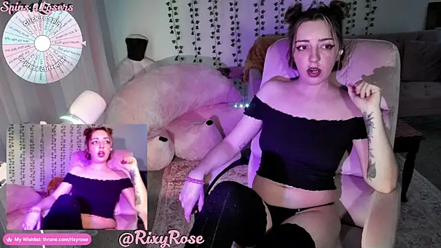 Snapshot of Trixyrose chatting on 19, 7, 2026 Trixyrose online show from 19, 7, 2026