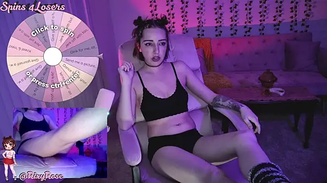 Snapshot of Trixyrose chatting on 10, 4, 2026 Trixyrose online show from 10, 4, 2026
