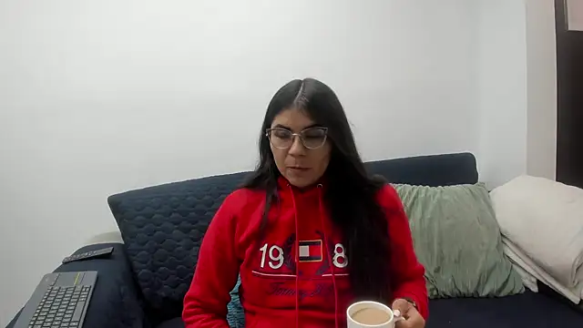 Luna Dumont online show from 28, 9, 2025