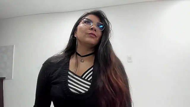 Luna Dumont online show from 5, 10, 2025