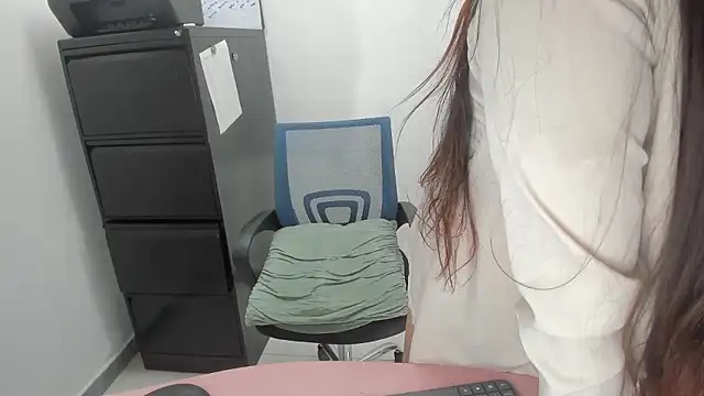 Snapshot of Luna_Dumont chatting on 9, 2, 2026 Luna Dumont online show from 9, 2, 2026