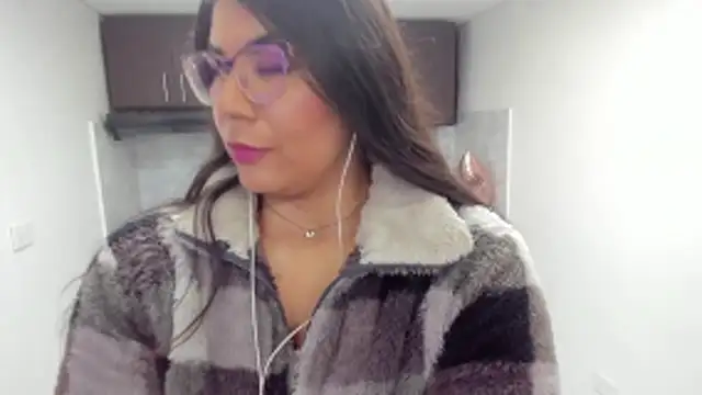 Snapshot of Luna_Dumont chatting on 24, 2, 2026 Luna Dumont online show from 24, 2, 2026