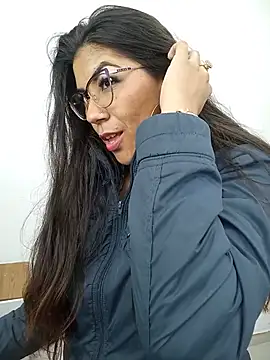 Snapshot of Luna_Dumont chatting on 21, 5, 2026 Luna Dumont online show from 21, 5, 2026
