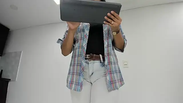 Snapshot of Luna_Dumont chatting on 17, 7, 2026 Luna Dumont online show from 17, 7, 2026