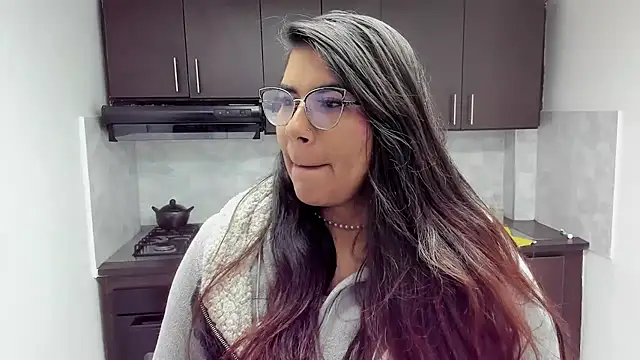 Luna Dumont online show from 16, 9, 2025