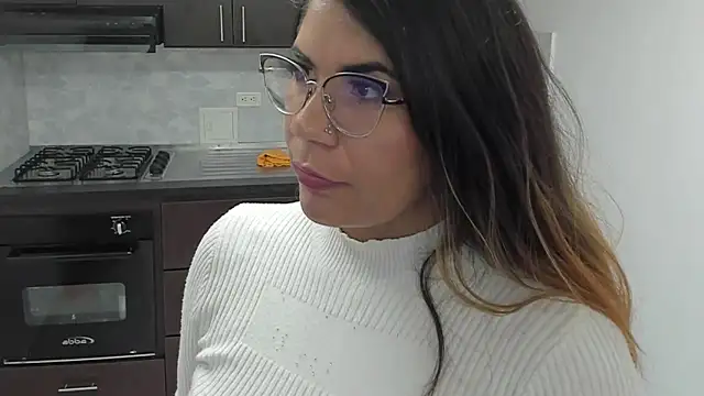 Luna Dumont online show from 18, 3, 2025