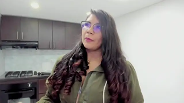 Luna Dumont online show from 4, 11, 2025