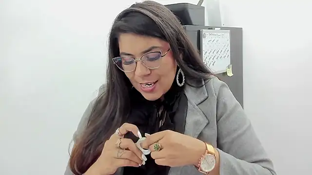 Luna Dumont online show from 15, 9, 2025