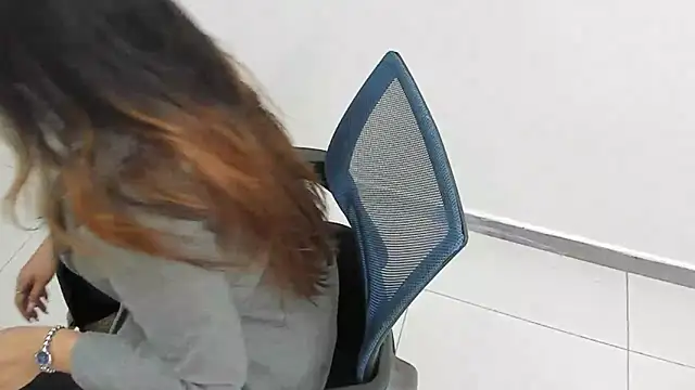 Luna Dumont online show from 17, 3, 2025