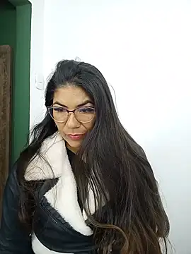 Snapshot of Luna_Dumont chatting on 28, 5, 2026 Luna Dumont online show from 28, 5, 2026