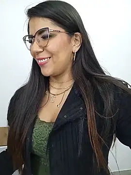 Snapshot of Luna_Dumont chatting on 14, 5, 2026 Luna Dumont online show from 14, 5, 2026