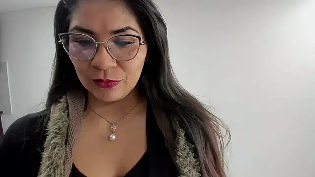 Luna Dumont online show from 2, 10, 2025