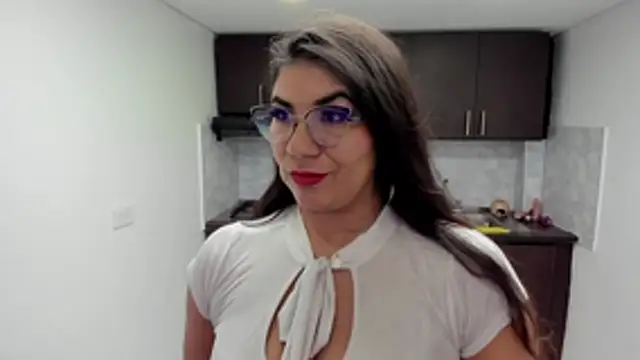 Luna Dumont online show from 28, 10, 2025