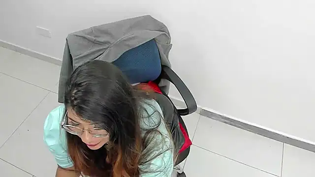 Luna Dumont online show from 17, 3, 2025