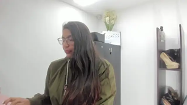 Luna Dumont online show from 12, 1, 2026