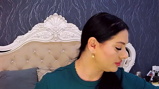 Lauren Saint online show from 7, 11, 2025