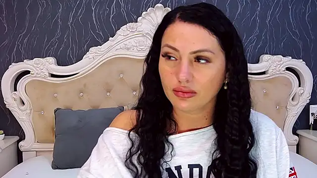 Lauren Saint online show from 3, 10, 2025