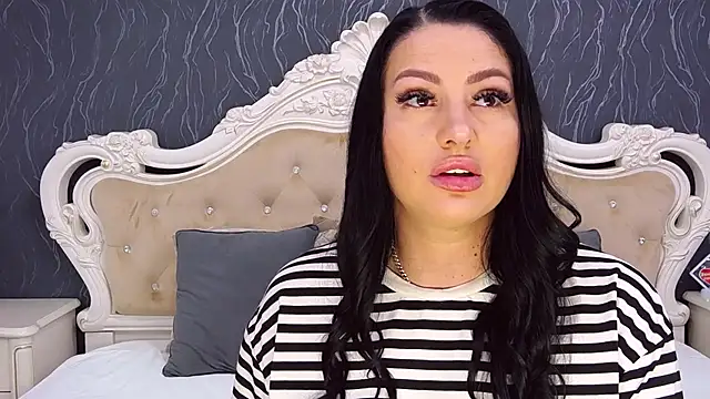 Lauren Saint online show from 18, 4, 2026