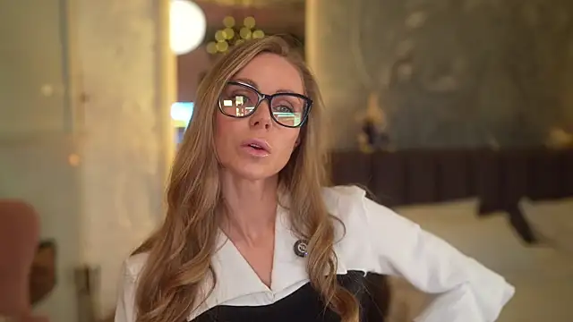 eva fashionista online show from 22, 5, 2026