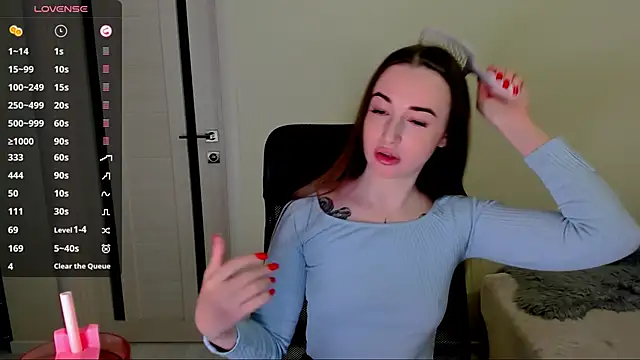 Kimmberr online show from 17, 10, 2025