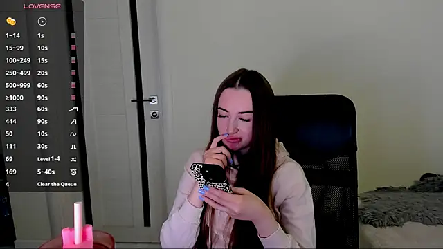 Kimmberr online show from 30, 10, 2025