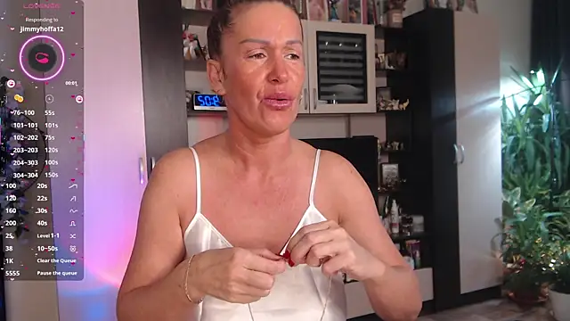 Snapshot of SheilaRyan chatting on 21, 11, 2025 SheilaRyan online show from 21, 11, 2025