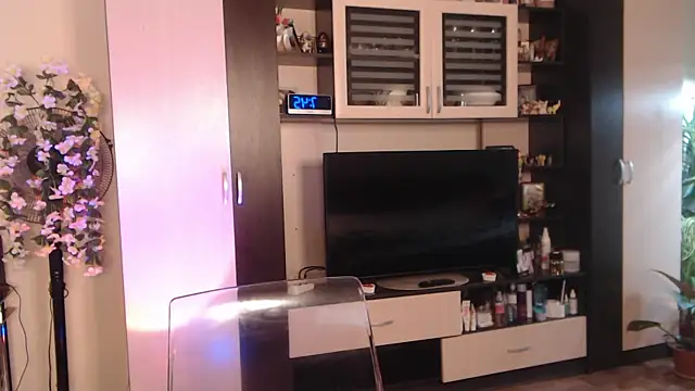 Snapshot of SheilaRyan chatting on 10, 10, 2025 SheilaRyan online show from 10, 10, 2025