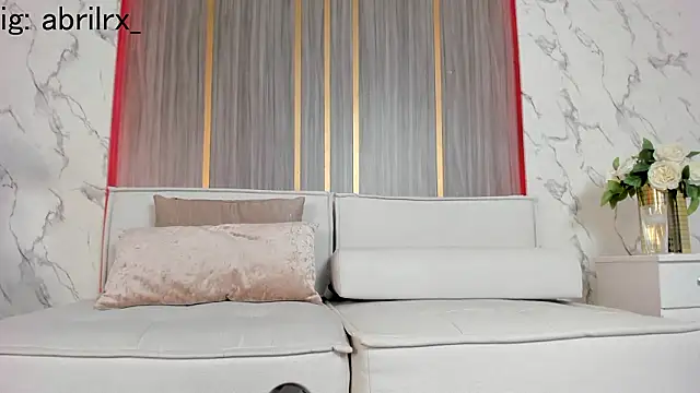 Dollar-girl online show from 13, 2, 2026