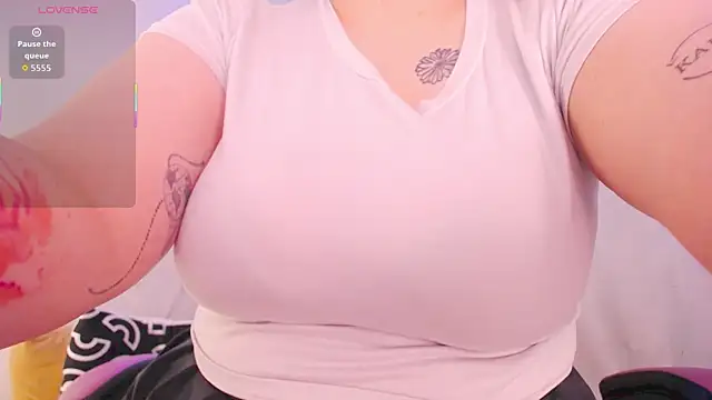 Snapshot of lucie_nicolls chatting on 7, 2, 2026 lucie nicolls online show from 7, 2, 2026