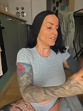EmilyDiazofficial online show from 10, 5, 2026