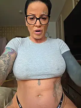 EmilyDiazofficial online show from 20, 5, 2026